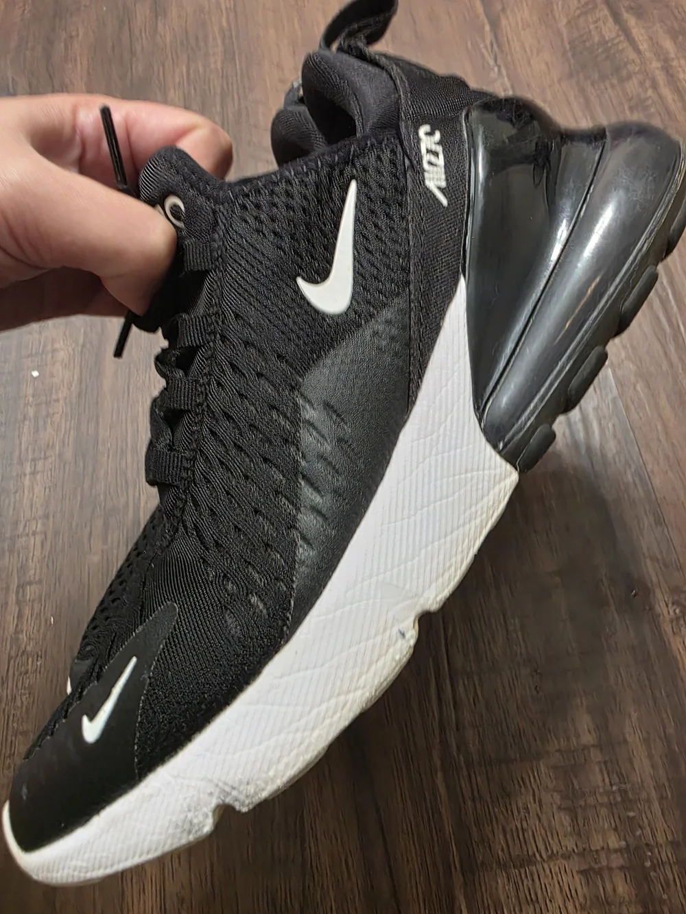 Nike Air Max 270 GS Big Kids 7Y Black White 943345-001 Sneakers